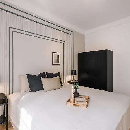 Apartment Fado - 3 Bedrooms, Office And Terrace In Alvalade Lissabon
