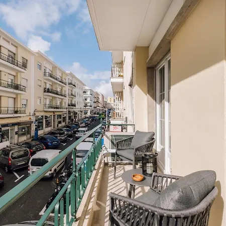 Fado - 3 Bedrooms, Office And Terrace In Alvalade Apartment