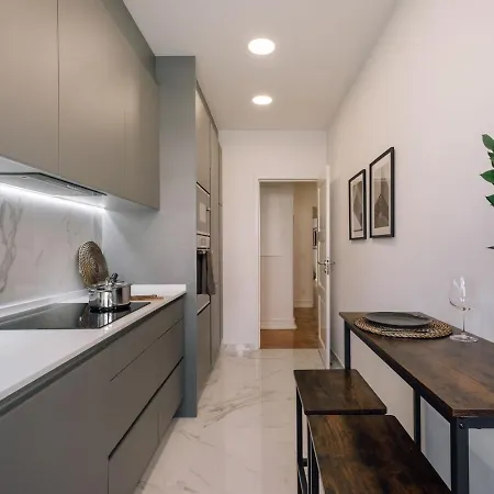 Fado - 3 Bedrooms, Office And Terrace In Alvalade * Lisboa